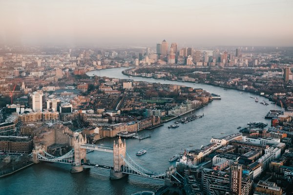 Flight deal from Dubai to London